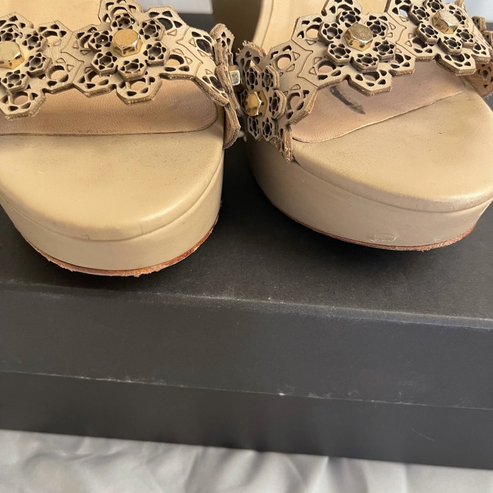 Zac Zac Posen Brooke Leather Wedge Sandal size 8 - Picture 7 of 10